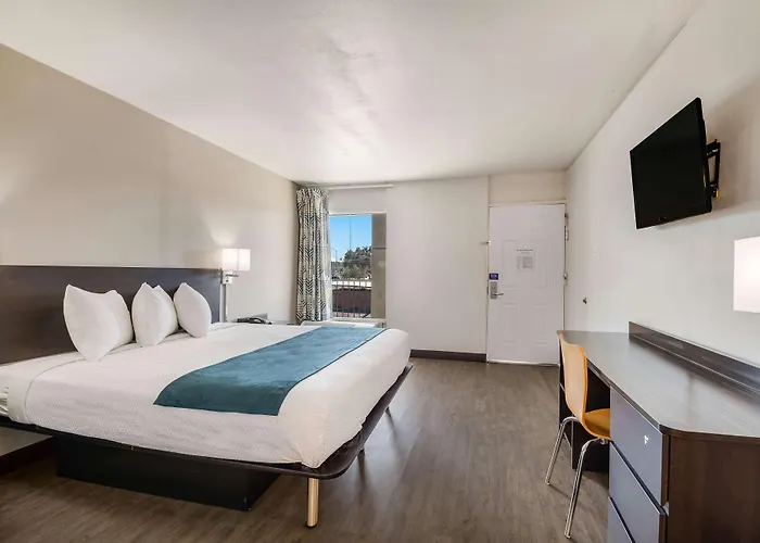 Hotel 6-tucson, Az-downtown 3*